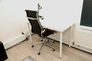 Modern 2-Bed Flat in Elephant & Castle, London