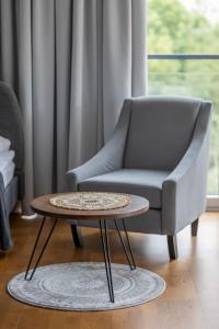 Bright Apartment Okrzei in Warsaw Near PGE by Noclegi Renters