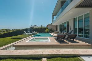 Tropical villa w pool & dock access u501