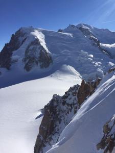 Appartement confortable à Chamonix-Mont-Blanc avec balcon