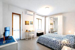 Amosina La Maddalena - Quiet Central Home, free parking