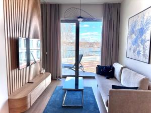 Apartament WHITE GLOVE NAD ZATOKĄ widok na jezioro