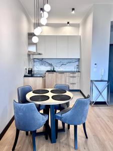 Apartament WHITE GLOVE NAD ZATOKĄ widok na jezioro