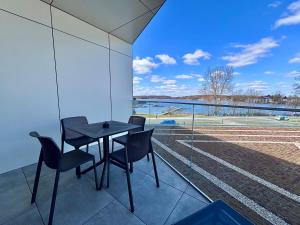 Apartament WHITE GLOVE NAD ZATOKĄ widok na jezioro