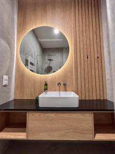 Apartament WHITE GLOVE Nad zatoką widok na jezioro