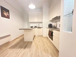 Fresh Modern Flat in the center of Athens