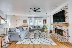 Walk to Mercedes-Benz! Spacious Getaway in Atlanta