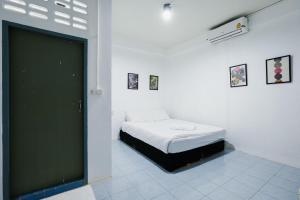 BOB House Sukhumvit 42l1 BTS Ekkamai บ็อบ เฮ้าส์ รถไฟฟ้า เอกมัย