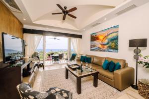 Stunning Ocean View Condo in the Center of Town