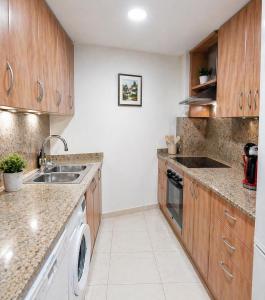 Apartamento Santa Cristina & Bright 2BR with Balcony, Pool & Garden View- Fenals