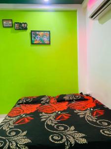 Samriddhi home stay ,located between Mahakaleshwar, and KaalBhairav temples