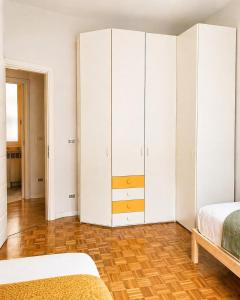 Ampio ed elegante appartamento di 100 mq, 2 bagni, fino a 6 Ospiti vicino a centro, stazione e fiera