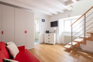 Bright Sea-View Apartment on Two Floors in Lerici, up to 4 Guests