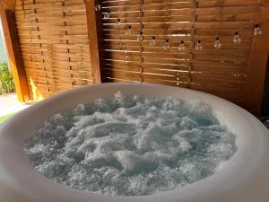 Juicy Private Apartments with Jacuzzi