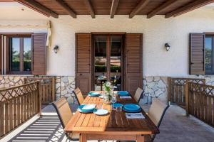Residenza Pozzillo, villa con Jacuzzi, Giardino e Area Giochi a pochi passi dal mare