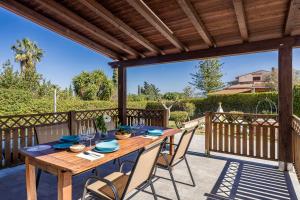 Residenza Pozzillo, villa con Jacuzzi, Giardino e Area Giochi a pochi passi dal mare