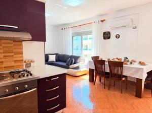 Holiday Apartment by the Beach 114