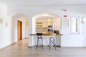 #015 Buganvilia by Home Holidays