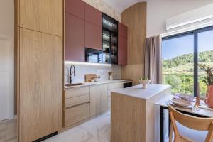 Charming Escape in Sutivan