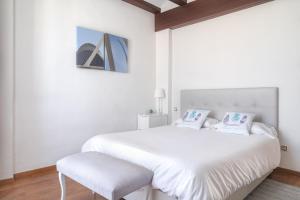 Baja Flat by Invalencia