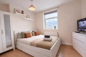 Stylish 3-Bedroom Apartment Near Aldgate, Brick Lane, and Shoreditch