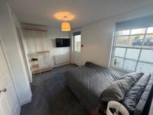 Contemporary 1-Bed Retreat Free Parking & Patio
