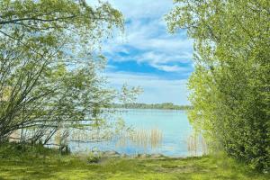 Design Studio am See mit Terrasse, Garten, 40m vom See - Snug Stays 2