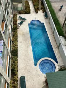 Ocean Front Poolside Condo 2bd 2ba