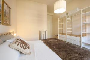 Giro 52 - 2 bedroom Apartament, close to San Siro, Fiera and 10 min metro to Duomo
