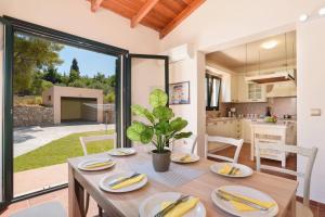 Villa Dimitra Springs by Villa Plus