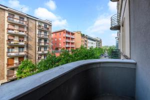 Giro 52 - 2 bedroom Apartament, close to San Siro, Fiera and 10 min metro to Duomo