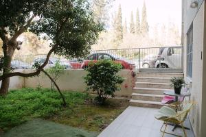 Modern 2BR Garden Apartment with Outdoor Patio