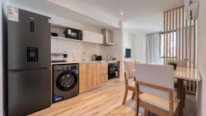 Depto Nayla - Studio en macrocentro para 2 personas con balcon - Hola Sur