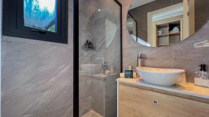 Depto Nayla - Studio en macrocentro para 2 personas con balcon - Hola Sur