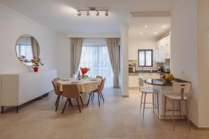 Central Apartment in St Julians, Perfect for Families