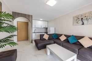 Sun & Sea Apartment Durrës Waterfront by PikHost