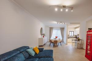 Central Apartment in St Julians, Perfect for Families
