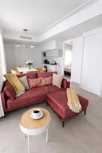 Sunny Waves & Coast 2 Apts, 6BR, AC & Heated POOL