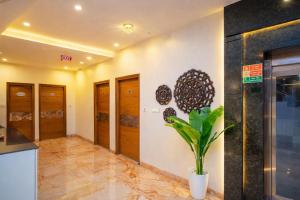 Hotel Golden Oasis - 5 Minute Walk from New Delhi Railway Station