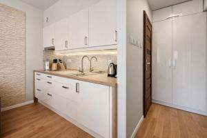 Lux Apartment Art