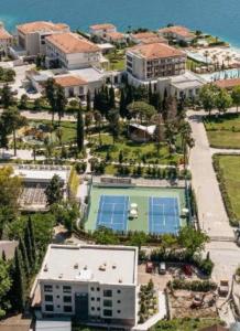Next door One & Only Portonovi