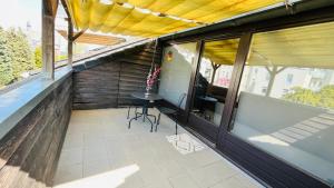 Private Studio Apartment with Balcony in Dortmund-Brackel