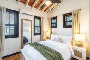 Modern Villae with océano view in Belize