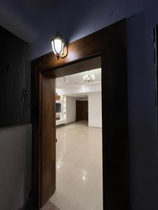 Cozy Top Floor Stay, Beautiful Balcony Views