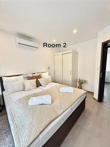 Local-Lux Garden Residence-12Guests-140m2-Free Parking