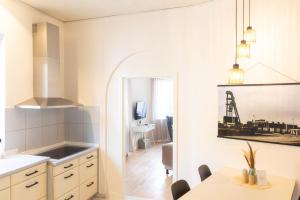 Modernes Apartment am Park ruhig, komfortabel, Handtücher, Bettwäsche, MagentaTV