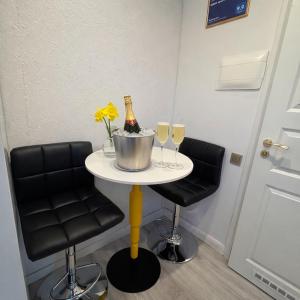 MMA Apartament with Private Garden & Terrace