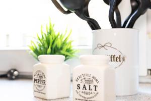 Modernes Apartment am Park ruhig, komfortabel, Handtücher, Bettwäsche, MagentaTV