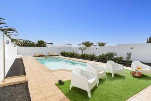 Villa Lomo Blanco by Villa Plus