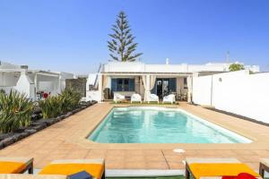 Villa Lomo Blanco by Villa Plus